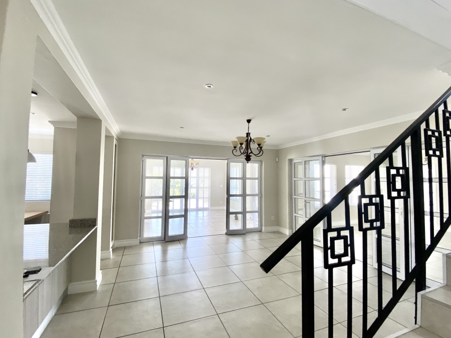 5 Bedroom Property for Sale in Sedgefield Central Western Cape